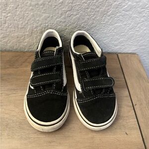 Vans old school Kids Black and White Velcro Sneakers